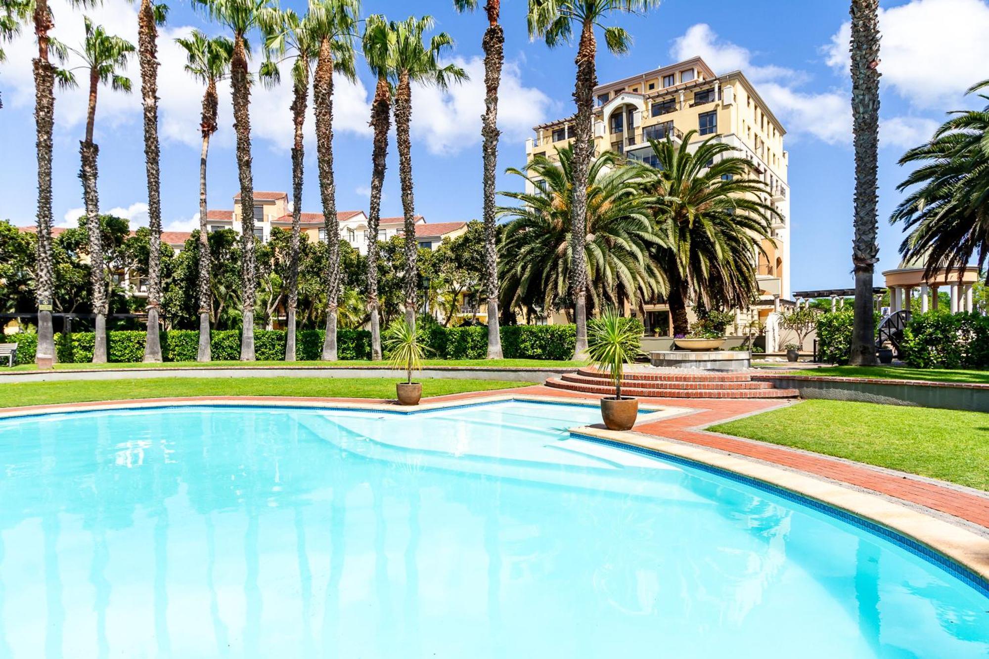 Apartment Canal Front Cape Town