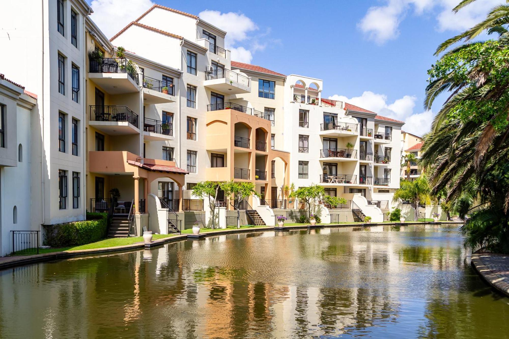Canal Front Apartment Cape Town